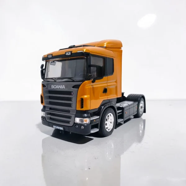 Camión Scania R470 naranjo a escala 1:32 modelo de colección con detalles realistas