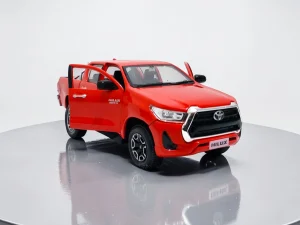 toyota-hilux-maisto-roja-trasera-portalon.webp