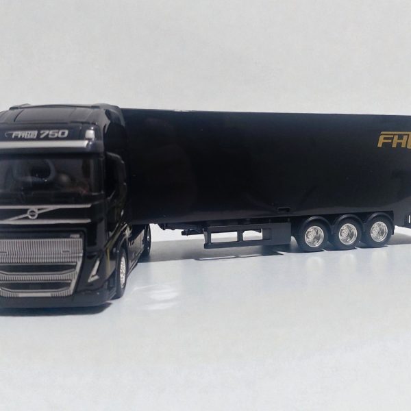 CAMION VOLVO FH16 NEGRO CON SEMIREMOLQUE 1:43