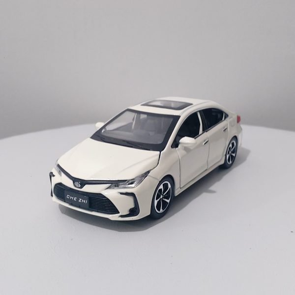 TOYOTA COROLLA A ESCALA 1:32 BLANCO