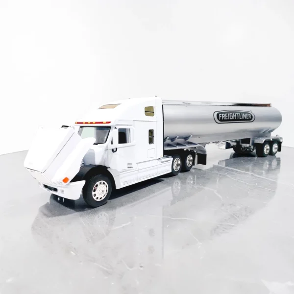 Camión Freightliner con cisterna escala 1:32 blanco detalle estanque